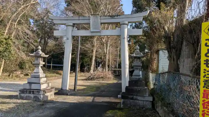 天神神社の{uncategorized: "未分類", other: "その他", undefined: "問題あり", building: "その他建物", grave: "お墓", sacred_gate: "鳥居", guardian: "狛犬", statue: "像", buddha: "仏像", history: "歴史", nature: "自然", garden: "庭園", animal: "動物", pagoda: "塔", temizu: "手水舎", mountain_gate: "山門・神門", sanctuary: "本殿・本堂", subordinate: "末社・摂社", art: "芸術", scenery: "景色", jizo: "地蔵", ema: "絵馬", goshuin: "御朱印", omikuji: "おみくじ", items: "授与品その他", amulet: "お守り", goshuincho: "御朱印帳", eats: "食事", festival: "お祭り", votive_dance: "神楽", shichigosan: "七五三参", wedding: "結婚式", experience: "体験その他", initially: "初詣", around: "周辺", anti_infection: "感染症対策"}