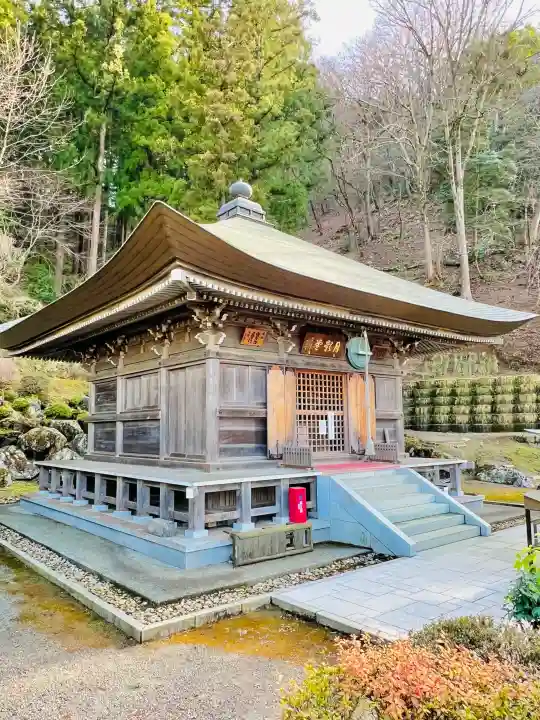 大渕寺の{uncategorized: "未分類", other: "その他", undefined: "問題あり", building: "その他建物", grave: "お墓", sacred_gate: "鳥居", guardian: "狛犬", statue: "像", buddha: "仏像", history: "歴史", nature: "自然", garden: "庭園", animal: "動物", pagoda: "塔", temizu: "手水舎", mountain_gate: "山門・神門", sanctuary: "本殿・本堂", subordinate: "末社・摂社", art: "芸術", scenery: "景色", jizo: "地蔵", ema: "絵馬", goshuin: "御朱印", omikuji: "おみくじ", items: "授与品その他", amulet: "お守り", goshuincho: "御朱印帳", eats: "食事", festival: "お祭り", votive_dance: "神楽", shichigosan: "七五三参", wedding: "結婚式", experience: "体験その他", initially: "初詣", around: "周辺", anti_infection: "感染症対策"}