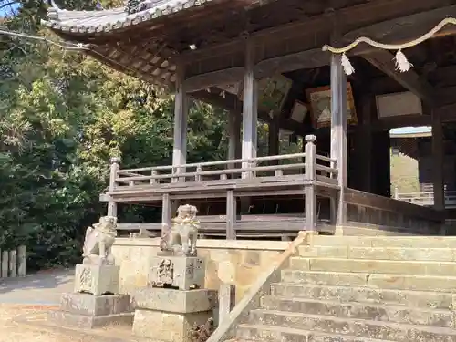 甲八幡神社の狛犬