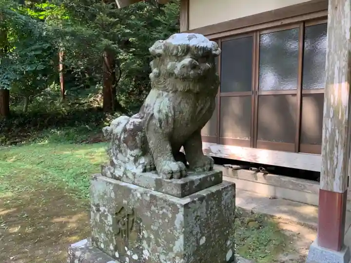 三社神社の狛犬