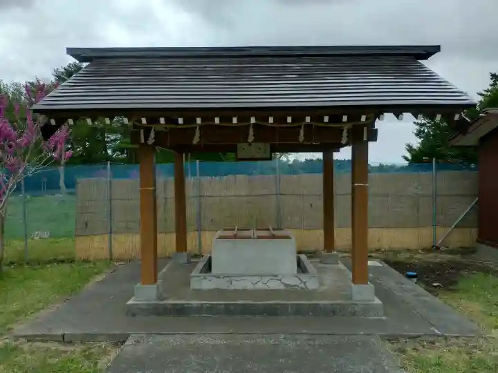 谷地頭神社の{uncategorized: "未分類", other: "その他", undefined: "問題あり", building: "その他建物", grave: "お墓", sacred_gate: "鳥居", guardian: "狛犬", statue: "像", buddha: "仏像", history: "歴史", nature: "自然", garden: "庭園", animal: "動物", pagoda: "塔", temizu: "手水舎", mountain_gate: "山門・神門", sanctuary: "本殿・本堂", subordinate: "末社・摂社", art: "芸術", scenery: "景色", jizo: "地蔵", ema: "絵馬", goshuin: "御朱印", omikuji: "おみくじ", items: "授与品その他", amulet: "お守り", goshuincho: "御朱印帳", eats: "食事", festival: "お祭り", votive_dance: "神楽", shichigosan: "七五三参", wedding: "結婚式", experience: "体験その他", initially: "初詣", around: "周辺", anti_infection: "感染症対策"}
