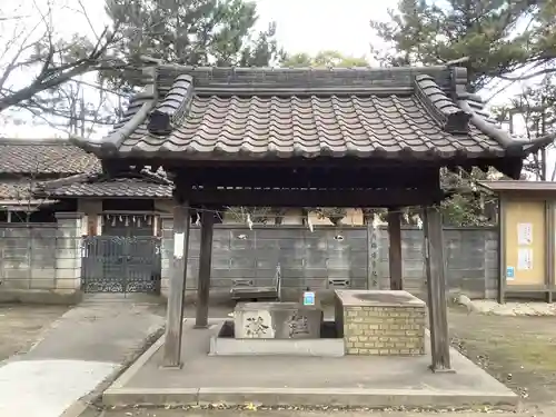 稲荷明神の手水舎