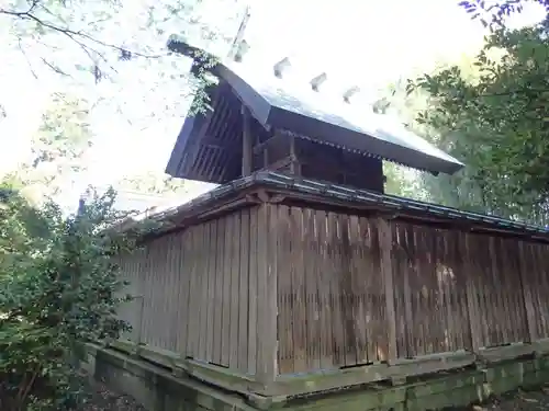 本村井神社の本殿