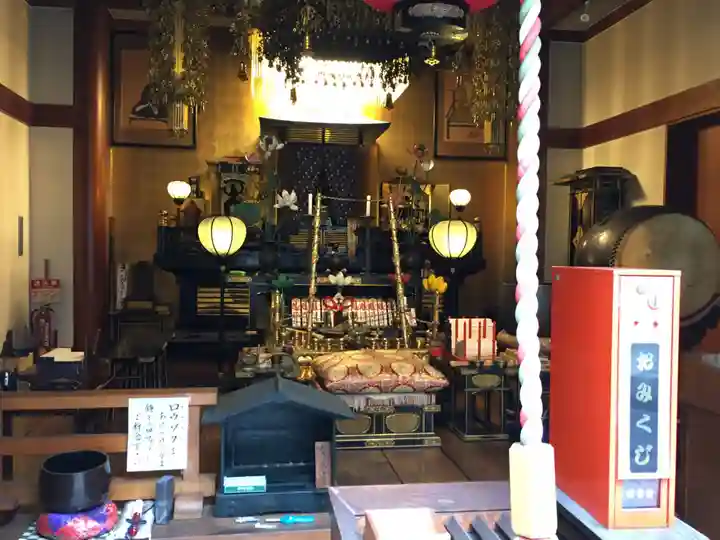 鏡照院の本殿・本堂