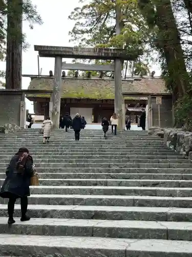 伊勢神宮内宮（皇大神宮）の{uncategorized: "未分類", other: "その他", undefined: "問題あり", building: "その他建物", grave: "お墓", sacred_gate: "鳥居", guardian: "狛犬", statue: "像", buddha: "仏像", history: "歴史", nature: "自然", garden: "庭園", animal: "動物", pagoda: "塔", temizu: "手水舎", mountain_gate: "山門・神門", sanctuary: "本殿・本堂", subordinate: "末社・摂社", art: "芸術", scenery: "景色", jizo: "地蔵", ema: "絵馬", goshuin: "御朱印", omikuji: "おみくじ", items: "授与品その他", amulet: "お守り", goshuincho: "御朱印帳", eats: "食事", festival: "お祭り", votive_dance: "神楽", shichigosan: "七五三参", wedding: "結婚式", experience: "体験その他", initially: "初詣", around: "周辺", anti_infection: "感染症対策"}