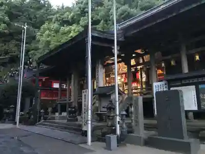 青岸渡寺の本殿・本堂