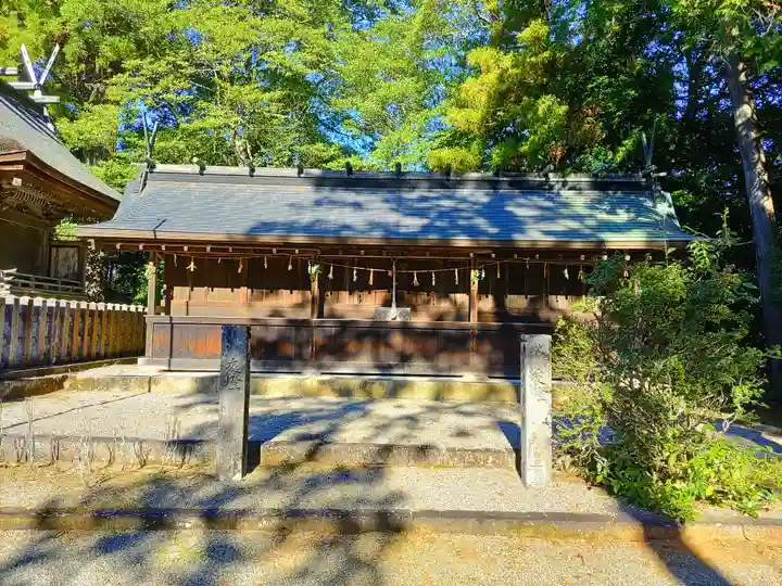 倭白山比咩神社(南出)の末社・摂社