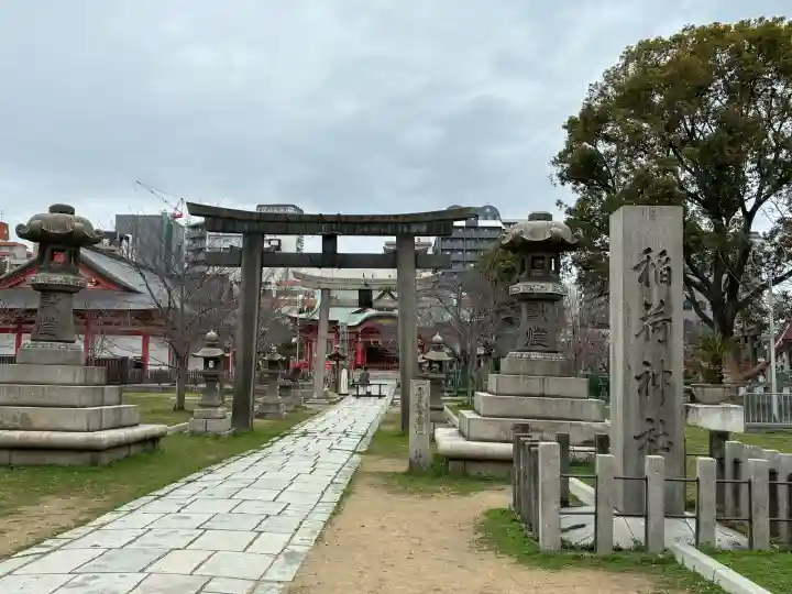 土佐稲荷神社の{uncategorized: "未分類", other: "その他", undefined: "問題あり", building: "その他建物", grave: "お墓", sacred_gate: "鳥居", guardian: "狛犬", statue: "像", buddha: "仏像", history: "歴史", nature: "自然", garden: "庭園", animal: "動物", pagoda: "塔", temizu: "手水舎", mountain_gate: "山門・神門", sanctuary: "本殿・本堂", subordinate: "末社・摂社", art: "芸術", scenery: "景色", jizo: "地蔵", ema: "絵馬", goshuin: "御朱印", omikuji: "おみくじ", items: "授与品その他", amulet: "お守り", goshuincho: "御朱印帳", eats: "食事", festival: "お祭り", votive_dance: "神楽", shichigosan: "七五三参", wedding: "結婚式", experience: "体験その他", initially: "初詣", around: "周辺", anti_infection: "感染症対策"}