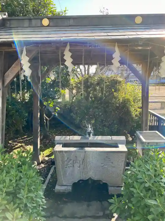 白蛇辨財天の手水舎