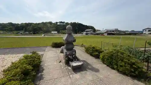 飛鳥寺の{uncategorized: "未分類", other: "その他", undefined: "問題あり", building: "その他建物", grave: "お墓", sacred_gate: "鳥居", guardian: "狛犬", statue: "像", buddha: "仏像", history: "歴史", nature: "自然", garden: "庭園", animal: "動物", pagoda: "塔", temizu: "手水舎", mountain_gate: "山門・神門", sanctuary: "本殿・本堂", subordinate: "末社・摂社", art: "芸術", scenery: "景色", jizo: "地蔵", ema: "絵馬", goshuin: "御朱印", omikuji: "おみくじ", items: "授与品その他", amulet: "お守り", goshuincho: "御朱印帳", eats: "食事", festival: "お祭り", votive_dance: "神楽", shichigosan: "七五三参", wedding: "結婚式", experience: "体験その他", initially: "初詣", around: "周辺", anti_infection: "感染症対策"}