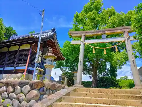 八幡神社（浅井町極楽寺）の鳥居