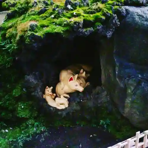 京濱伏見稲荷神社の狛犬