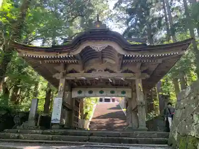 大神山神社奥宮の山門・神門