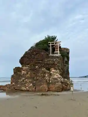 稲佐の浜 弁天島(島根県)