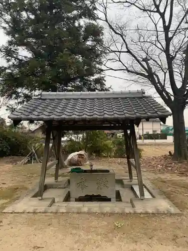 河俣下神社（一色川俣）の手水舎