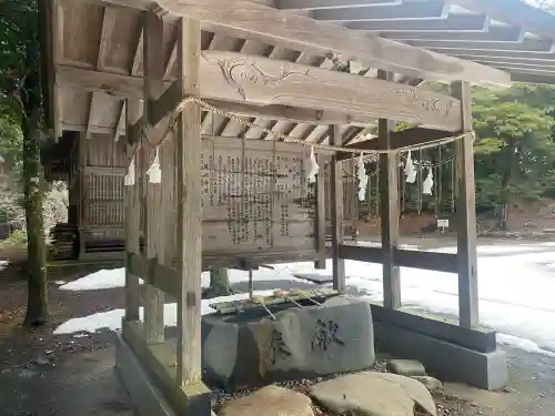 朝山神社の{uncategorized: "未分類", other: "その他", undefined: "問題あり", building: "その他建物", grave: "お墓", sacred_gate: "鳥居", guardian: "狛犬", statue: "像", buddha: "仏像", history: "歴史", nature: "自然", garden: "庭園", animal: "動物", pagoda: "塔", temizu: "手水舎", mountain_gate: "山門・神門", sanctuary: "本殿・本堂", subordinate: "末社・摂社", art: "芸術", scenery: "景色", jizo: "地蔵", ema: "絵馬", goshuin: "御朱印", omikuji: "おみくじ", items: "授与品その他", amulet: "お守り", goshuincho: "御朱印帳", eats: "食事", festival: "お祭り", votive_dance: "神楽", shichigosan: "七五三参", wedding: "結婚式", experience: "体験その他", initially: "初詣", around: "周辺", anti_infection: "感染症対策"}