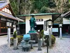 玉桂寺の像