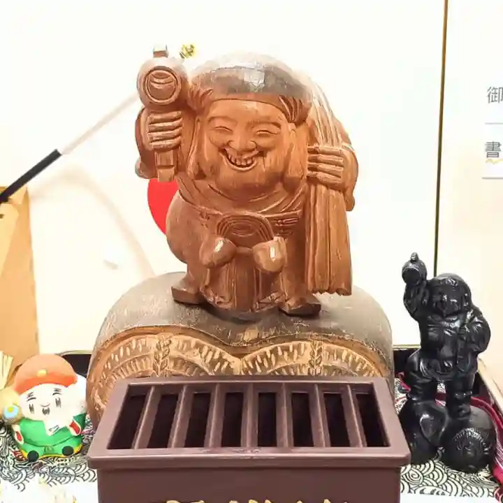 彌彦神社 (伊夜日子神社)の像