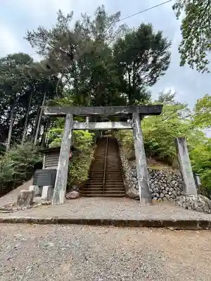 小河内神社の{uncategorized: "未分類", other: "その他", undefined: "問題あり", building: "その他建物", grave: "お墓", sacred_gate: "鳥居", guardian: "狛犬", statue: "像", buddha: "仏像", history: "歴史", nature: "自然", garden: "庭園", animal: "動物", pagoda: "塔", temizu: "手水舎", mountain_gate: "山門・神門", sanctuary: "本殿・本堂", subordinate: "末社・摂社", art: "芸術", scenery: "景色", jizo: "地蔵", ema: "絵馬", goshuin: "御朱印", omikuji: "おみくじ", items: "授与品その他", amulet: "お守り", goshuincho: "御朱印帳", eats: "食事", festival: "お祭り", votive_dance: "神楽", shichigosan: "七五三参", wedding: "結婚式", experience: "体験その他", initially: "初詣", around: "周辺", anti_infection: "感染症対策"}