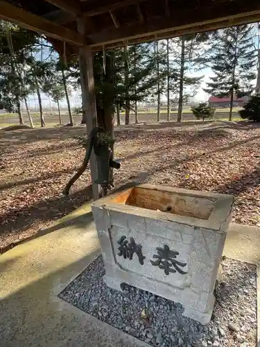 川西神社の手水