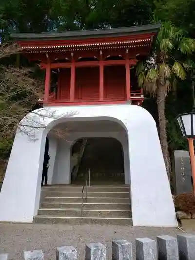 伊萬里神社の山門