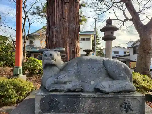 深志神社の像