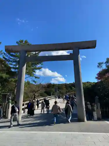 伊勢神宮内宮（皇大神宮）の{uncategorized: "未分類", other: "その他", undefined: "問題あり", building: "その他建物", grave: "お墓", sacred_gate: "鳥居", guardian: "狛犬", statue: "像", buddha: "仏像", history: "歴史", nature: "自然", garden: "庭園", animal: "動物", pagoda: "塔", temizu: "手水舎", mountain_gate: "山門・神門", sanctuary: "本殿・本堂", subordinate: "末社・摂社", art: "芸術", scenery: "景色", jizo: "地蔵", ema: "絵馬", goshuin: "御朱印", omikuji: "おみくじ", items: "授与品その他", amulet: "お守り", goshuincho: "御朱印帳", eats: "食事", festival: "お祭り", votive_dance: "神楽", shichigosan: "七五三参", wedding: "結婚式", experience: "体験その他", initially: "初詣", around: "周辺", anti_infection: "感染症対策"}