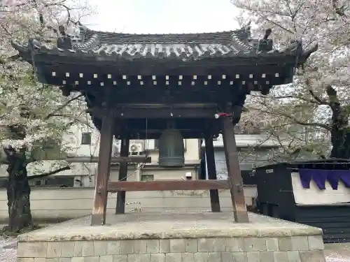蓮馨寺の{uncategorized: "未分類", other: "その他", undefined: "問題あり", building: "その他建物", grave: "お墓", sacred_gate: "鳥居", guardian: "狛犬", statue: "像", buddha: "仏像", history: "歴史", nature: "自然", garden: "庭園", animal: "動物", pagoda: "塔", temizu: "手水舎", mountain_gate: "山門・神門", sanctuary: "本殿・本堂", subordinate: "末社・摂社", art: "芸術", scenery: "景色", jizo: "地蔵", ema: "絵馬", goshuin: "御朱印", omikuji: "おみくじ", items: "授与品その他", amulet: "お守り", goshuincho: "御朱印帳", eats: "食事", festival: "お祭り", votive_dance: "神楽", shichigosan: "七五三参", wedding: "結婚式", experience: "体験その他", initially: "初詣", around: "周辺", anti_infection: "感染症対策"}