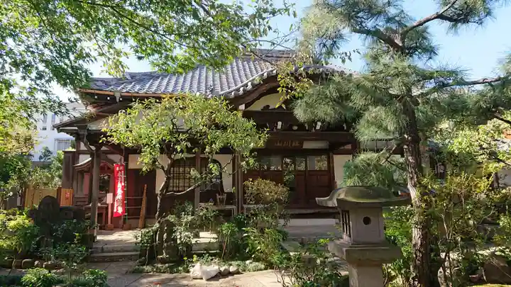 厳浄院の本殿・本堂