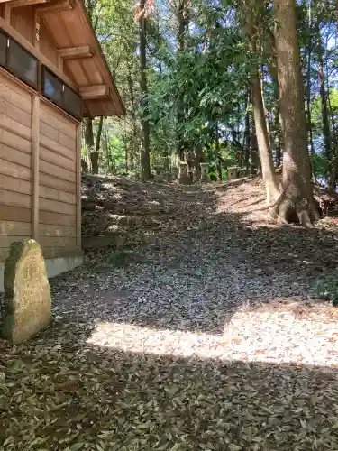 谷地賀星宮神社の{uncategorized: "未分類", other: "その他", undefined: "問題あり", building: "その他建物", grave: "お墓", sacred_gate: "鳥居", guardian: "狛犬", statue: "像", buddha: "仏像", history: "歴史", nature: "自然", garden: "庭園", animal: "動物", pagoda: "塔", temizu: "手水舎", mountain_gate: "山門・神門", sanctuary: "本殿・本堂", subordinate: "末社・摂社", art: "芸術", scenery: "景色", jizo: "地蔵", ema: "絵馬", goshuin: "御朱印", omikuji: "おみくじ", items: "授与品その他", amulet: "お守り", goshuincho: "御朱印帳", eats: "食事", festival: "お祭り", votive_dance: "神楽", shichigosan: "七五三参", wedding: "結婚式", experience: "体験その他", initially: "初詣", around: "周辺", anti_infection: "感染症対策"}