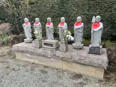 西善院の{uncategorized: "未分類", other: "その他", undefined: "問題あり", building: "その他建物", grave: "お墓", sacred_gate: "鳥居", guardian: "狛犬", statue: "像", buddha: "仏像", history: "歴史", nature: "自然", garden: "庭園", animal: "動物", pagoda: "塔", temizu: "手水舎", mountain_gate: "山門・神門", sanctuary: "本殿・本堂", subordinate: "末社・摂社", art: "芸術", scenery: "景色", jizo: "地蔵", ema: "絵馬", goshuin: "御朱印", omikuji: "おみくじ", items: "授与品その他", amulet: "お守り", goshuincho: "御朱印帳", eats: "食事", festival: "お祭り", votive_dance: "神楽", shichigosan: "七五三参", wedding: "結婚式", experience: "体験その他", initially: "初詣", around: "周辺", anti_infection: "感染症対策"}