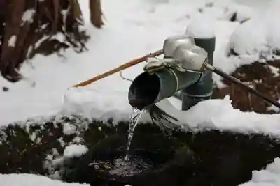 磐椅神社の手水舎