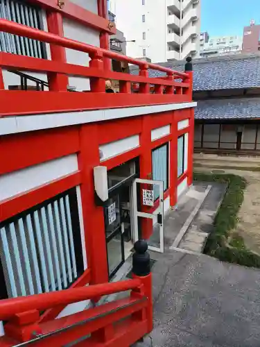 大須観音 （北野山真福寺宝生院）の{uncategorized: "未分類", other: "その他", undefined: "問題あり", building: "その他建物", grave: "お墓", sacred_gate: "鳥居", guardian: "狛犬", statue: "像", buddha: "仏像", history: "歴史", nature: "自然", garden: "庭園", animal: "動物", pagoda: "塔", temizu: "手水舎", mountain_gate: "山門・神門", sanctuary: "本殿・本堂", subordinate: "末社・摂社", art: "芸術", scenery: "景色", jizo: "地蔵", ema: "絵馬", goshuin: "御朱印", omikuji: "おみくじ", items: "授与品その他", amulet: "お守り", goshuincho: "御朱印帳", eats: "食事", festival: "お祭り", votive_dance: "神楽", shichigosan: "七五三参", wedding: "結婚式", experience: "体験その他", initially: "初詣", around: "周辺", anti_infection: "感染症対策"}