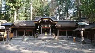 諏訪大社の本殿・本堂