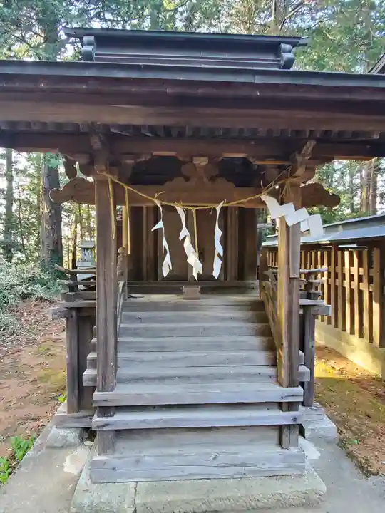鴨大神御子神主玉神社の末社・摂社