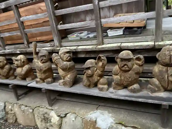 大瀧神社の{uncategorized: "未分類", other: "その他", undefined: "問題あり", building: "その他建物", grave: "お墓", sacred_gate: "鳥居", guardian: "狛犬", statue: "像", buddha: "仏像", history: "歴史", nature: "自然", garden: "庭園", animal: "動物", pagoda: "塔", temizu: "手水舎", mountain_gate: "山門・神門", sanctuary: "本殿・本堂", subordinate: "末社・摂社", art: "芸術", scenery: "景色", jizo: "地蔵", ema: "絵馬", goshuin: "御朱印", omikuji: "おみくじ", items: "授与品その他", amulet: "お守り", goshuincho: "御朱印帳", eats: "食事", festival: "お祭り", votive_dance: "神楽", shichigosan: "七五三参", wedding: "結婚式", experience: "体験その他", initially: "初詣", around: "周辺", anti_infection: "感染症対策"}