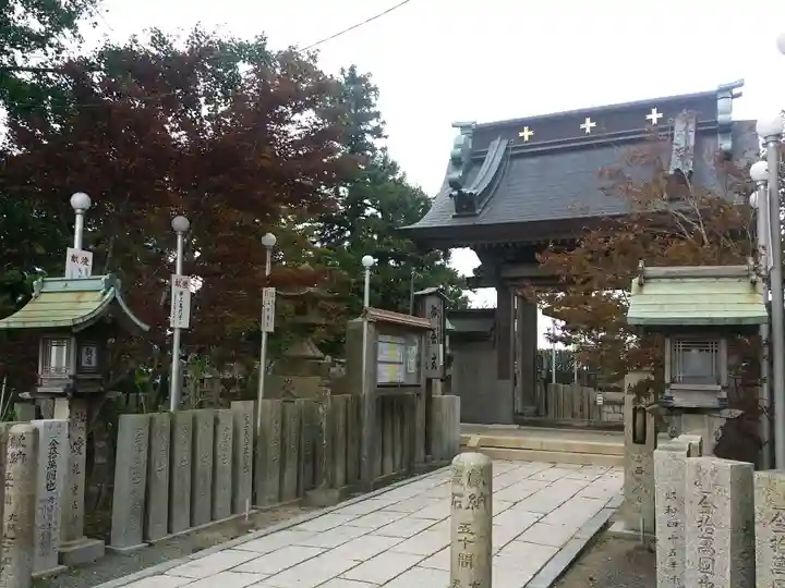 能勢妙見山(真如寺境外仏堂)の山門・神門