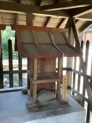 神明社(曽本神明社)の末社・摂社