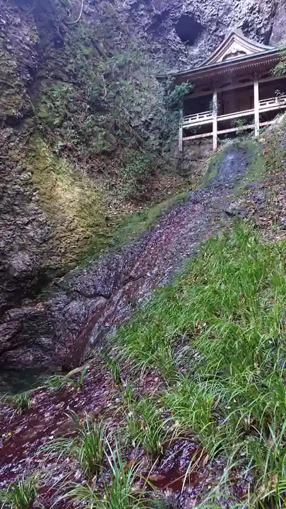 蔵王堂(鰐淵寺奥の院)の本殿・本堂