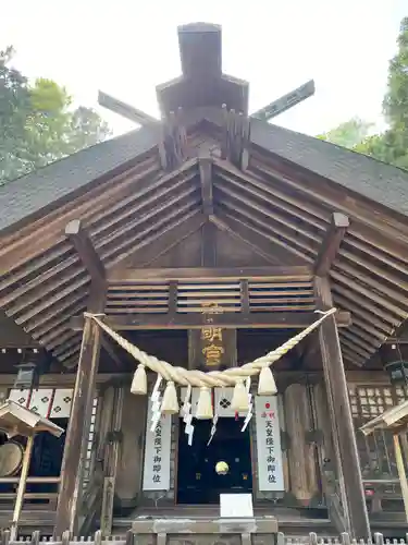 神明社の本殿