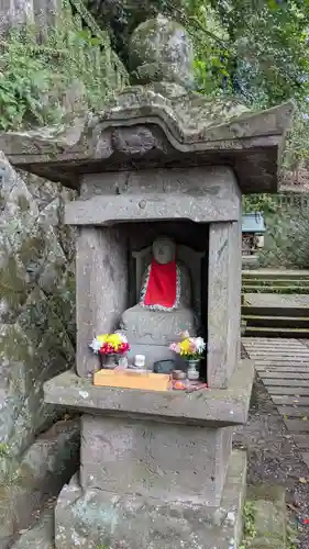 八幡朝見神社の地蔵