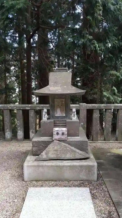 零羊崎神社の末社・摂社