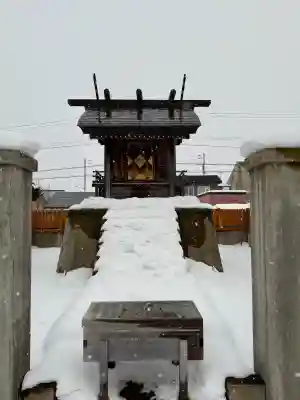 一本栗地主神社の{uncategorized: "未分類", other: "その他", undefined: "問題あり", building: "その他建物", grave: "お墓", sacred_gate: "鳥居", guardian: "狛犬", statue: "像", buddha: "仏像", history: "歴史", nature: "自然", garden: "庭園", animal: "動物", pagoda: "塔", temizu: "手水舎", mountain_gate: "山門・神門", sanctuary: "本殿・本堂", subordinate: "末社・摂社", art: "芸術", scenery: "景色", jizo: "地蔵", ema: "絵馬", goshuin: "御朱印", omikuji: "おみくじ", items: "授与品その他", amulet: "お守り", goshuincho: "御朱印帳", eats: "食事", festival: "お祭り", votive_dance: "神楽", shichigosan: "七五三参", wedding: "結婚式", experience: "体験その他", initially: "初詣", around: "周辺", anti_infection: "感染症対策"}