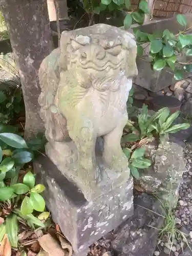 溝旗神社（肇國神社）の狛犬