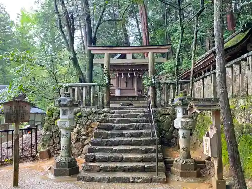 石上神宮の末社