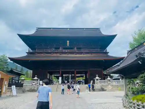 善光寺の山門