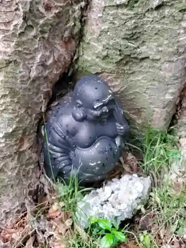 白河神社の像