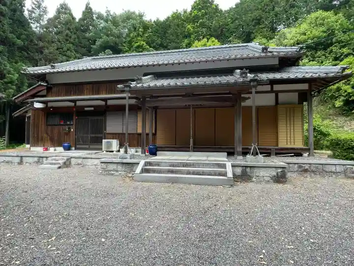 東光寺の{uncategorized: "未分類", other: "その他", undefined: "問題あり", building: "その他建物", grave: "お墓", sacred_gate: "鳥居", guardian: "狛犬", statue: "像", buddha: "仏像", history: "歴史", nature: "自然", garden: "庭園", animal: "動物", pagoda: "塔", temizu: "手水舎", mountain_gate: "山門・神門", sanctuary: "本殿・本堂", subordinate: "末社・摂社", art: "芸術", scenery: "景色", jizo: "地蔵", ema: "絵馬", goshuin: "御朱印", omikuji: "おみくじ", items: "授与品その他", amulet: "お守り", goshuincho: "御朱印帳", eats: "食事", festival: "お祭り", votive_dance: "神楽", shichigosan: "七五三参", wedding: "結婚式", experience: "体験その他", initially: "初詣", around: "周辺", anti_infection: "感染症対策"}