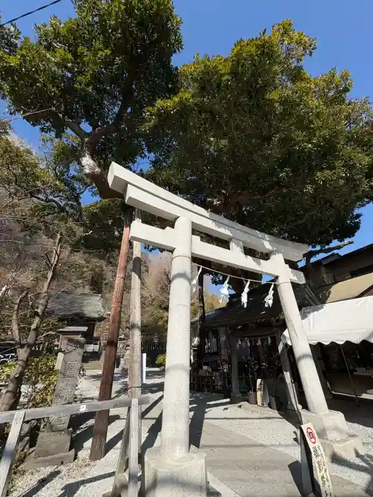 本覚寺の{uncategorized: "未分類", other: "その他", undefined: "問題あり", building: "その他建物", grave: "お墓", sacred_gate: "鳥居", guardian: "狛犬", statue: "像", buddha: "仏像", history: "歴史", nature: "自然", garden: "庭園", animal: "動物", pagoda: "塔", temizu: "手水舎", mountain_gate: "山門・神門", sanctuary: "本殿・本堂", subordinate: "末社・摂社", art: "芸術", scenery: "景色", jizo: "地蔵", ema: "絵馬", goshuin: "御朱印", omikuji: "おみくじ", items: "授与品その他", amulet: "お守り", goshuincho: "御朱印帳", eats: "食事", festival: "お祭り", votive_dance: "神楽", shichigosan: "七五三参", wedding: "結婚式", experience: "体験その他", initially: "初詣", around: "周辺", anti_infection: "感染症対策"}