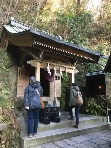 銭洗弁財天宇賀福神社の本殿・本堂